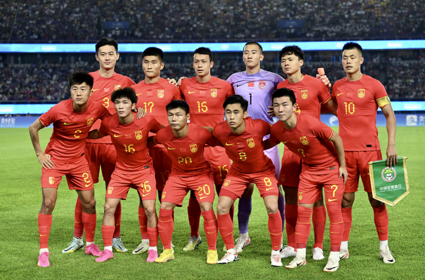 中国男足为什么那么弱(中国男足为什么那么有钱)